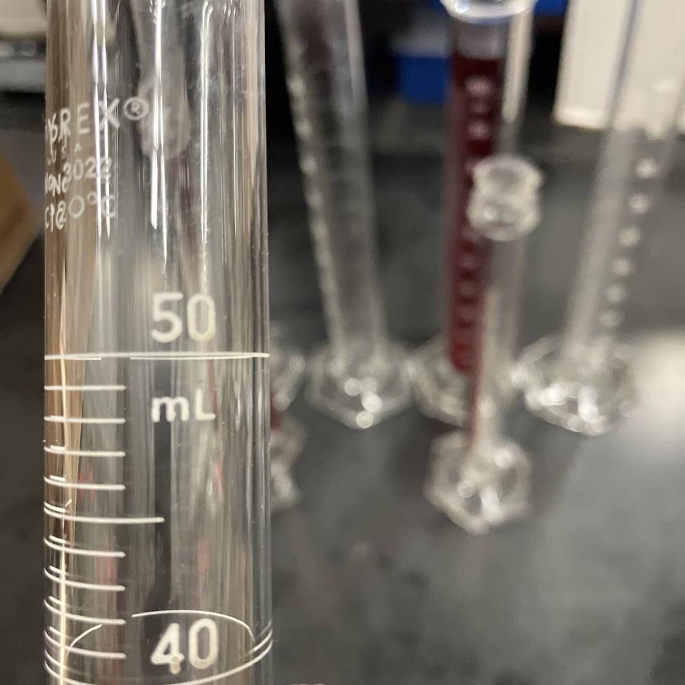 100 ml graduated cylinder