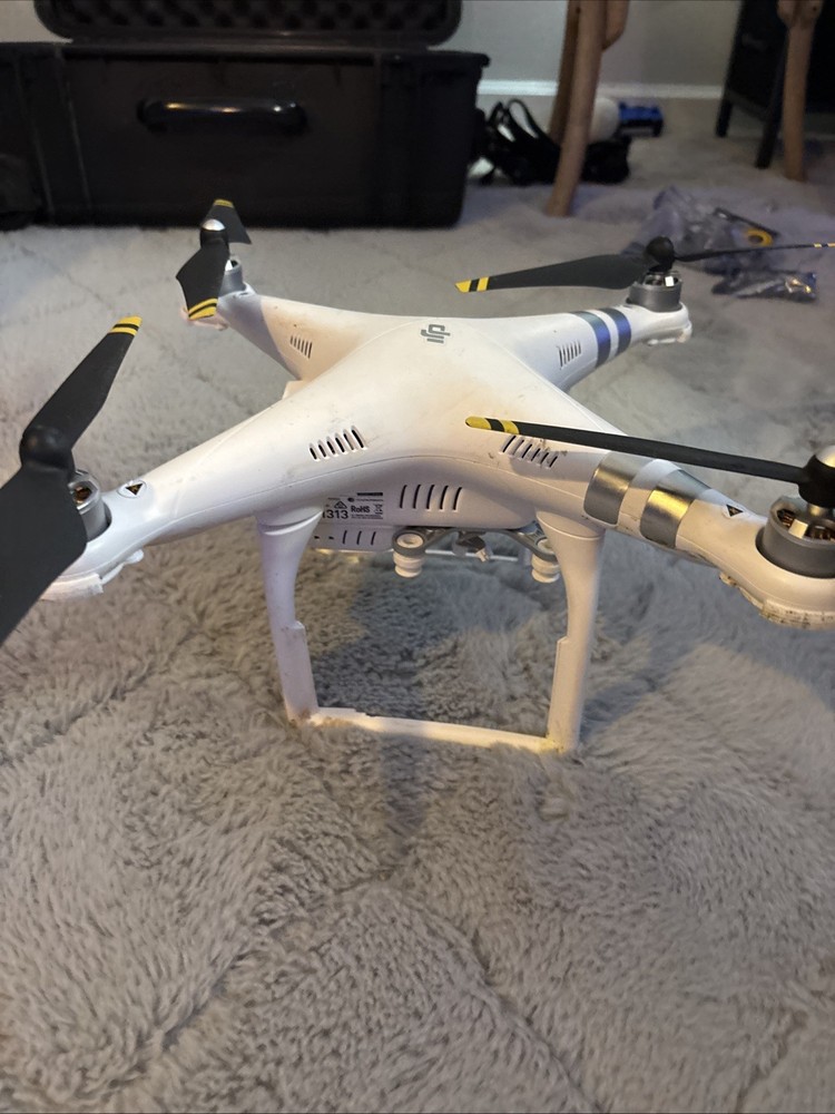 DJI Phantom 3 Advanced Quadcopter No Camera Needs Replacement Legs Also Flys