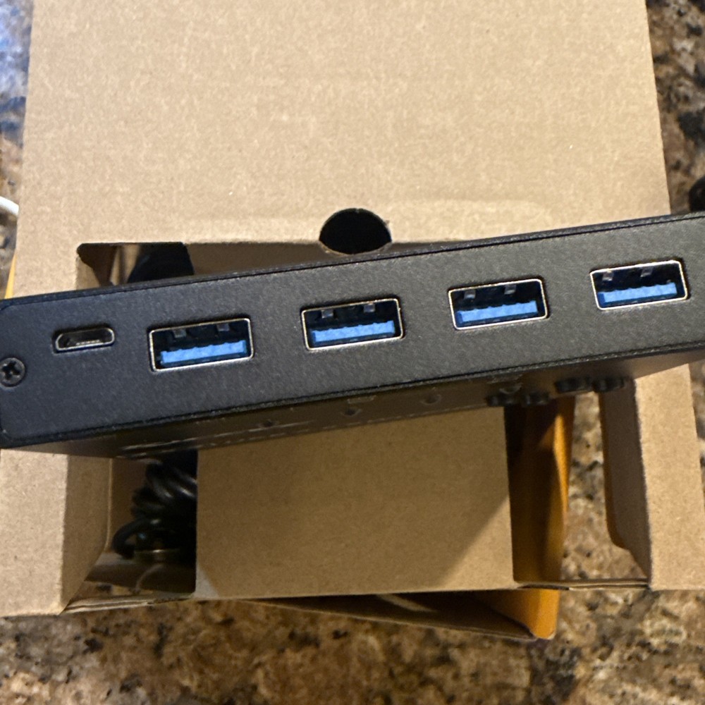 USB 3.0 Switch Selector 4 Port,KVM Switcher 4 Computers Sharing 4 USB Devices...