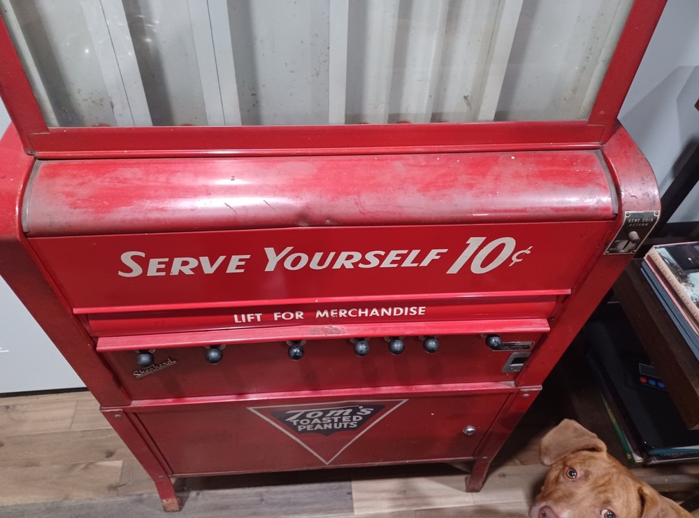 Original 1940's Tom's Vending Machine