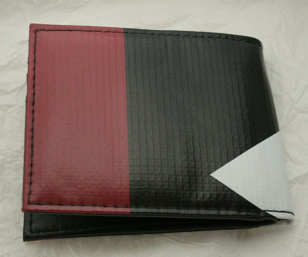 Marvel Comics Deadpool Parachute Cloth logo Wallet NEW NOS Tags Billfold