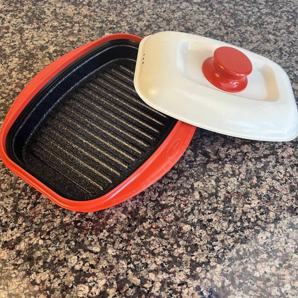 VTG RANGE MATE MICROWAVE GRILL pan steaks RED/WHITE RECTANGULAR covered dish