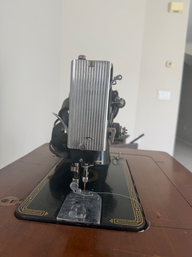 1954 Singer sewing machine
