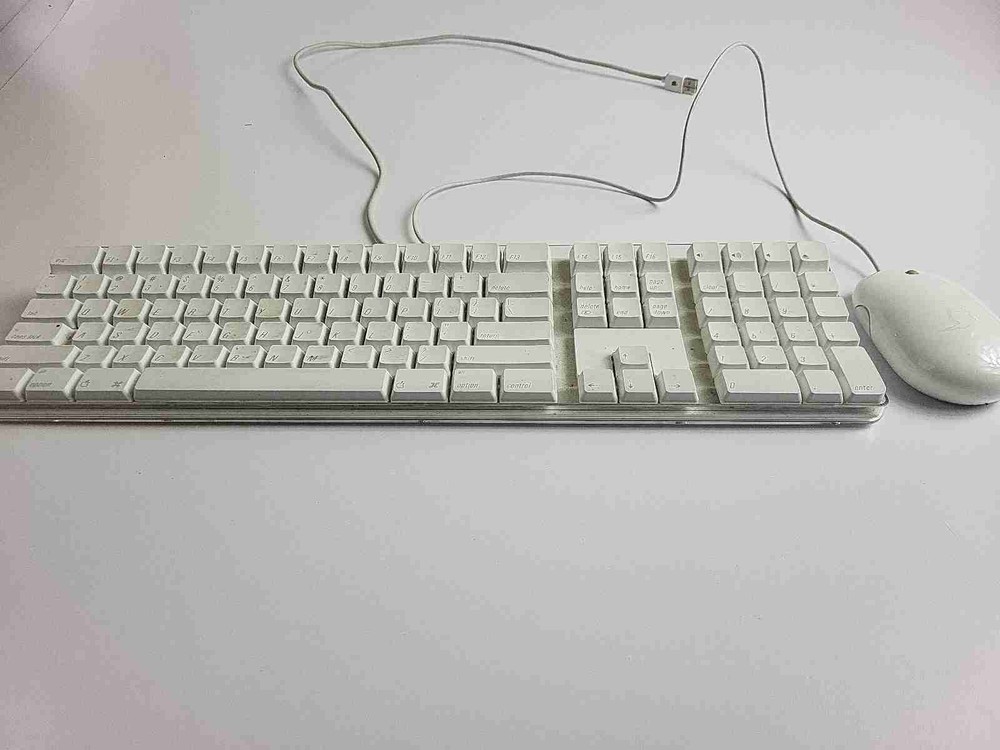 Apple Keyboard A1048 & Mouse A1152 - Wired USB