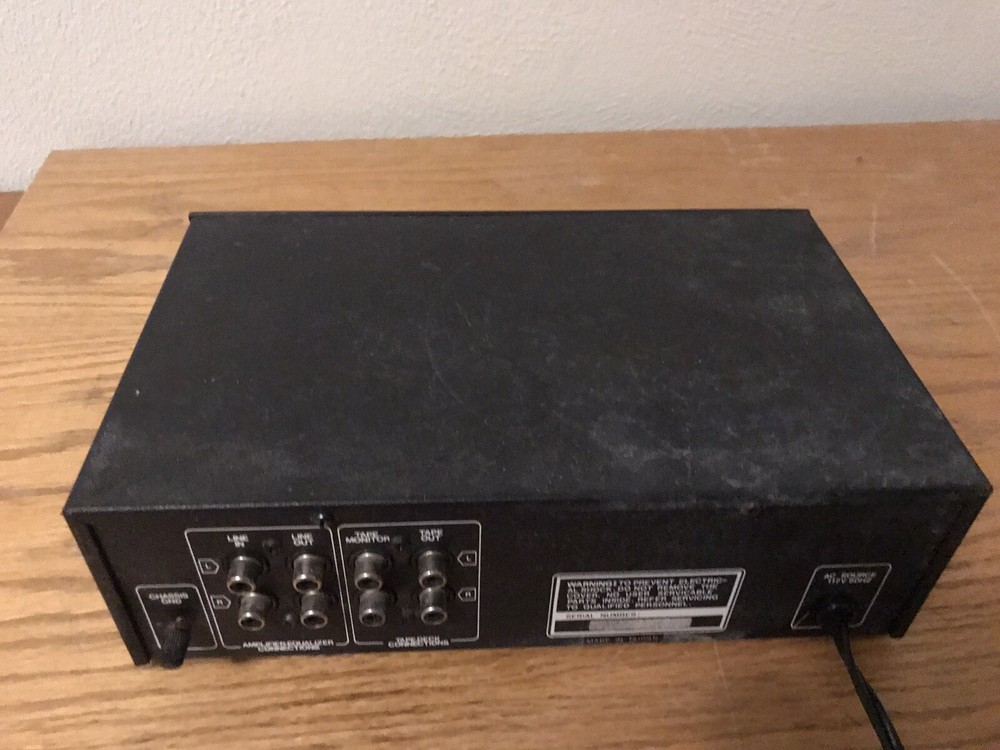 Vintage Sentrek SHQ-1205B 5-Band Spectrum Analyzer Equalizer **untested*