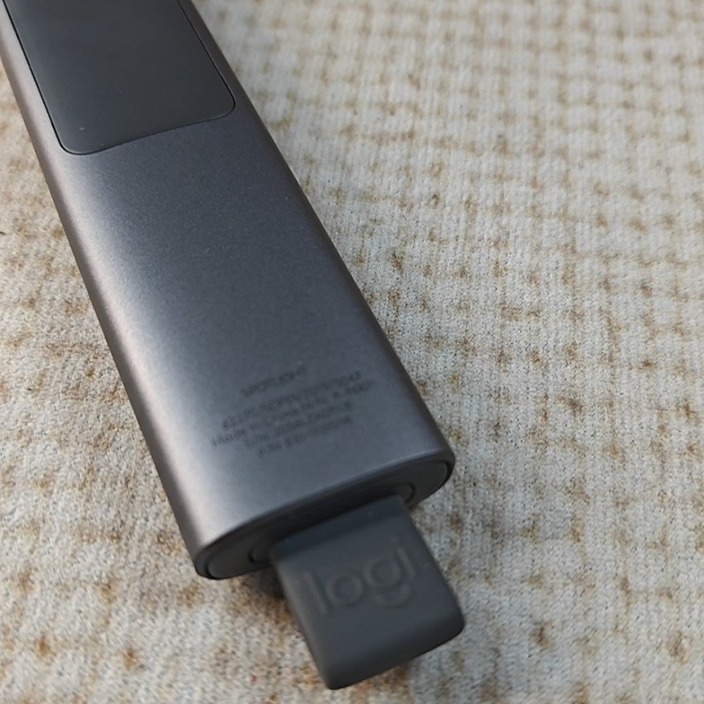 Logitech Spotlight Presentation Remote Advanced Digital Highlighting 95% new