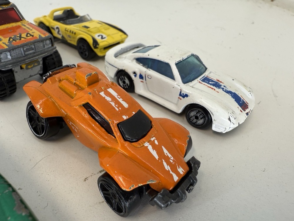 Lot Hotwheeels and Hatchbox Misc.