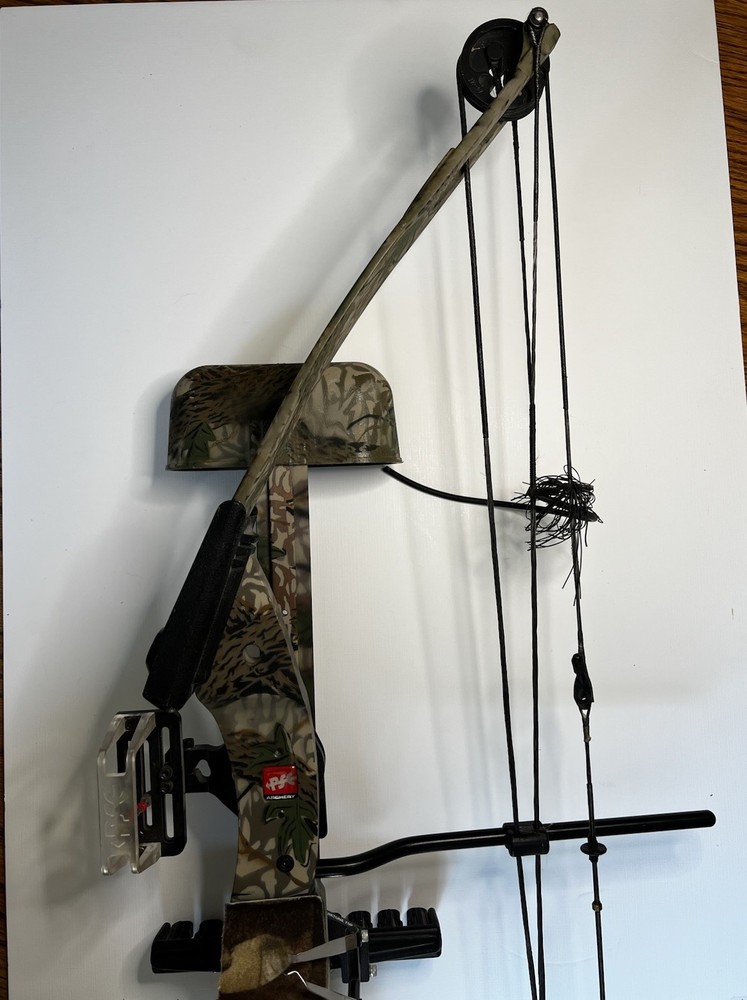 Preowned PSE Archery NOVA Compound Youth Bow Right Handed