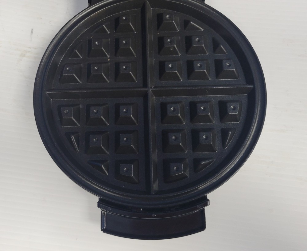 Bella Mini Donut Maker & Oster Waffel Maker COMBO