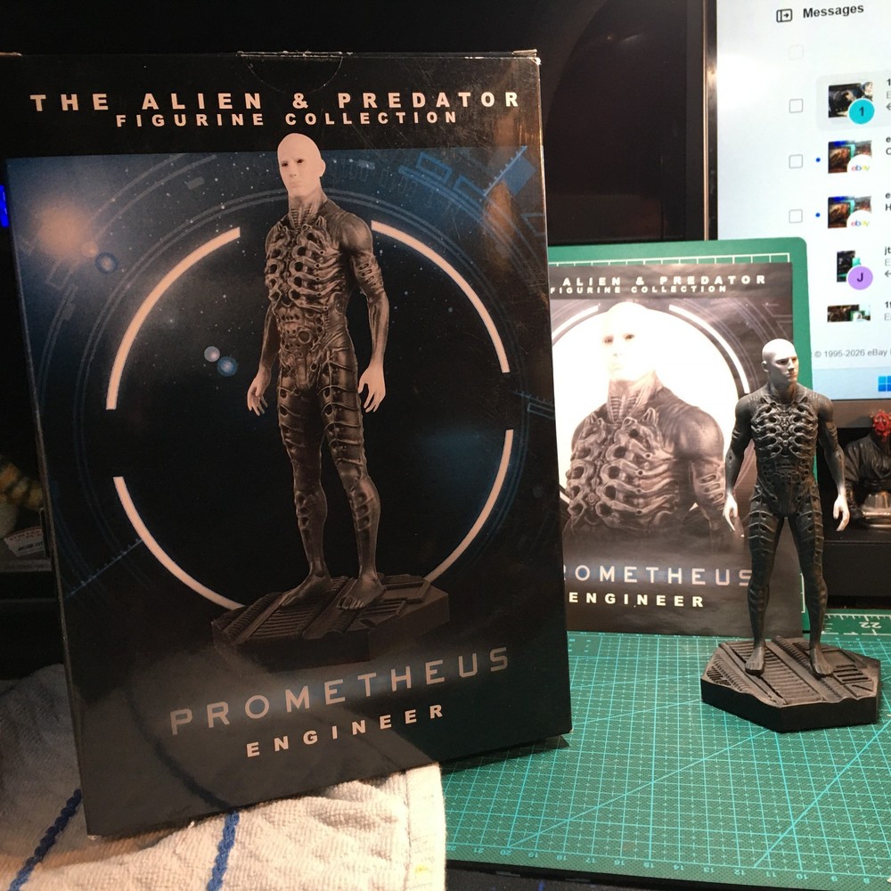 Eaglemoss aliens #14 "Engineer" in box with leaflet, in US