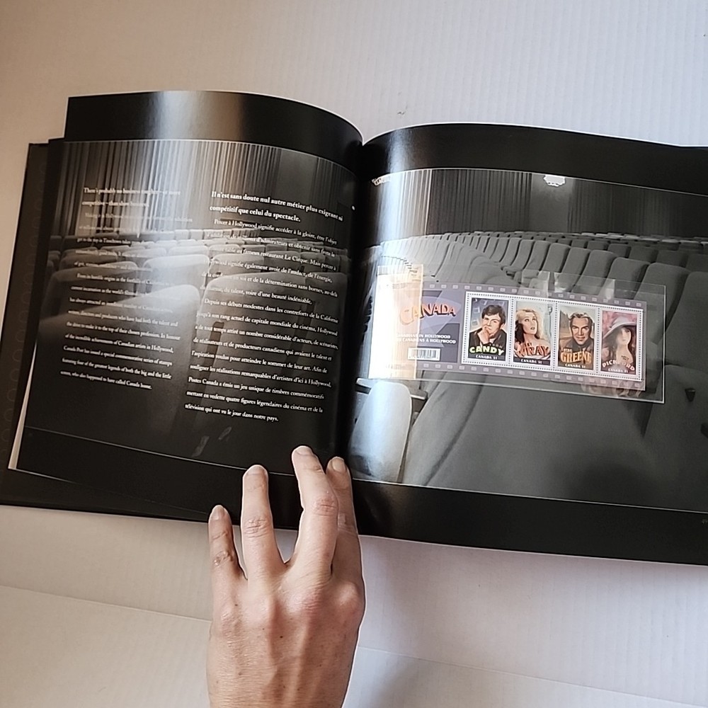 2006 Canada Post Collection Canada Stamp Book NO STAMP (E)