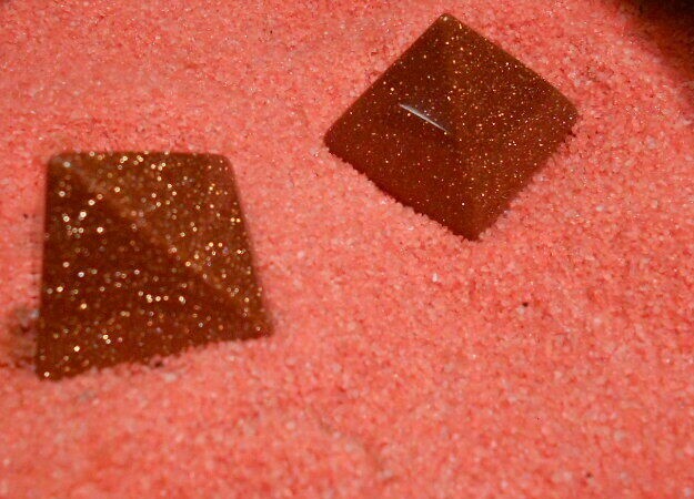 SUNSTONE PYRAMID GEM FOR DEVOTIONAL FOCUS CHAKRA CLEANSING 12 STEP GIFT # 5761