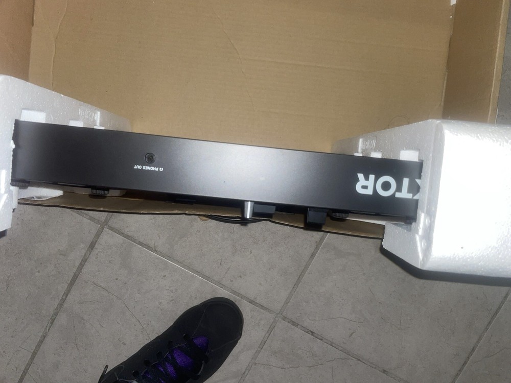 Native Instruments Kontrol S2 MK3 Double Deck Controller - 25421