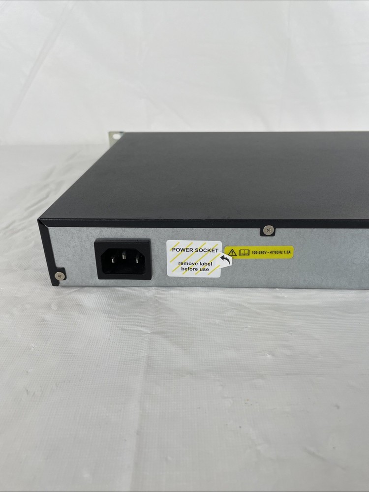 3Com Baseline Switch 2948 -SFP Plus 3CBLSG48 switch - READ