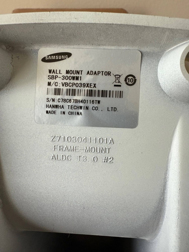 New - Open Box - Samsung SBP-300WM1 Wall Bracket