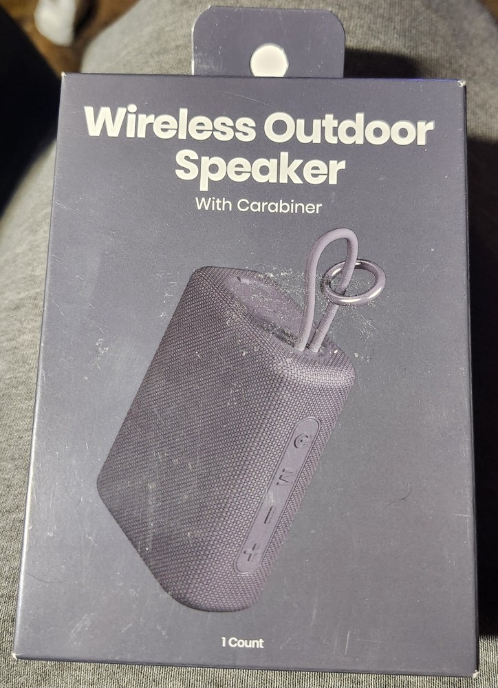 Wireless Outdoor Speaker Rectangular 5W USB-C Water-Resistant Carabiner