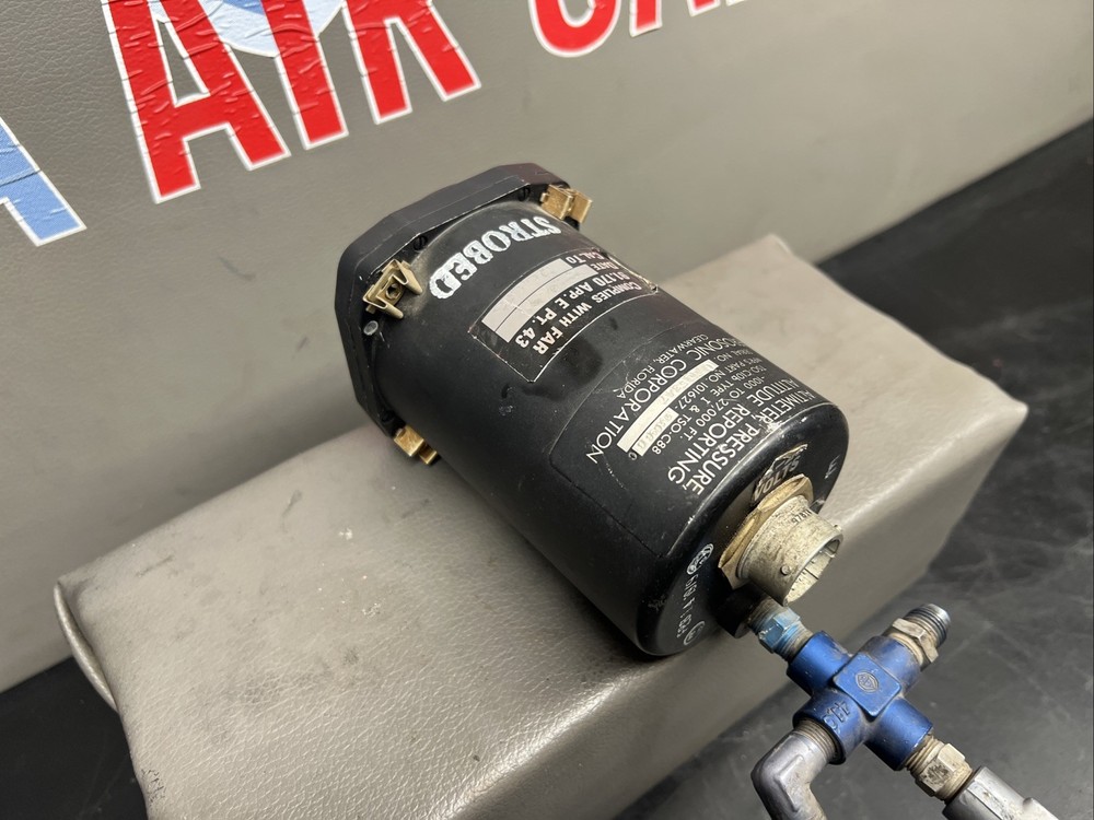 Aerosonic 101627-01696CC Encoding Altimeter Pressure Reporting Strobed No Plug
