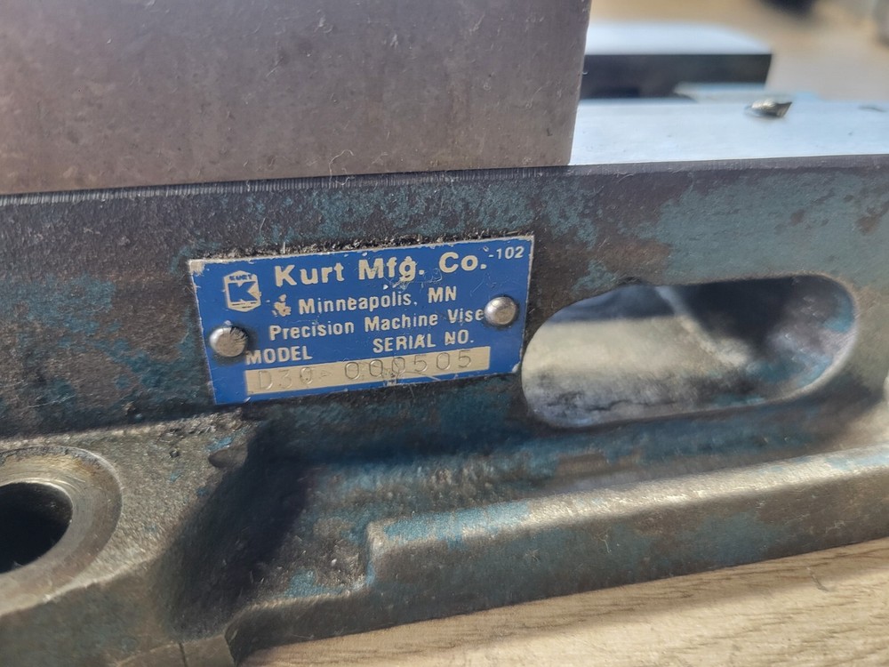 KURT ANGLE LOCK MILLING VISE D30 3 "