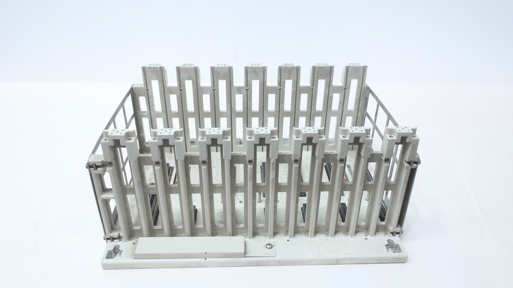 Modicon AS-H819-209 Chassis Module