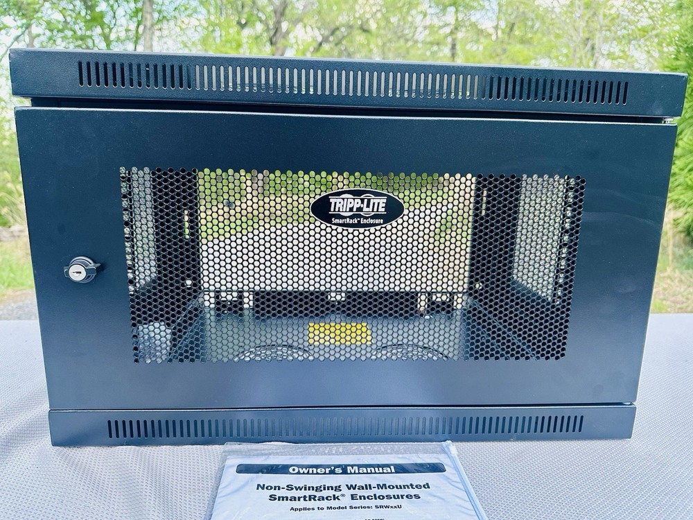NEW Never Used TRIPP LITE 20U SmartRack Server Wall Mount Rack Enclosure Locking