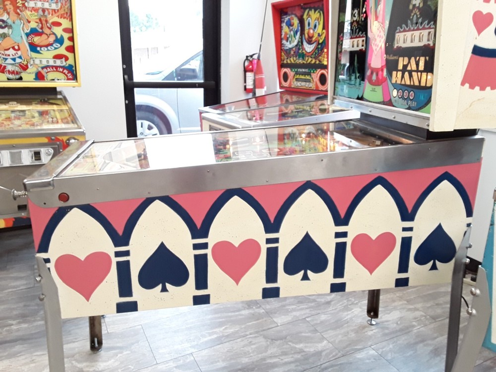 Pat Hand Pinball Machine by Williams