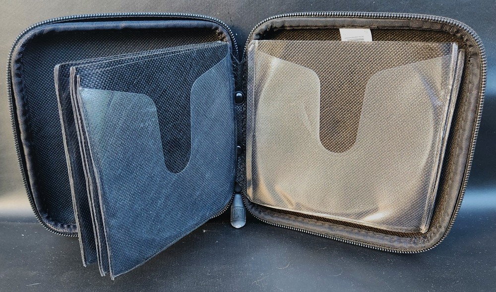 Case Logic 24 Capacity Soft Shell CD/DVD Black Wallet w/ Zipper (EUC)