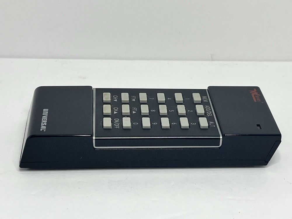 Universal V-7072 Wireless Remote Control TV-Cable VX Series Clean Powers On