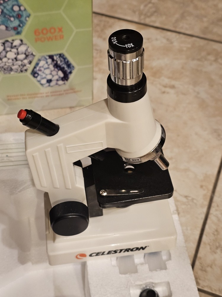 Celestron Digital Microscope Kit 40X to 600X Power
