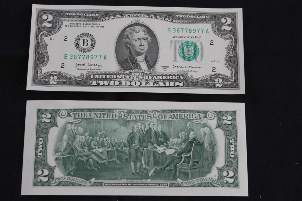 UNCIRCULATED TWO DOLLAR BILL SEQUENTIAL ORDER CRISP $2 NOTES PROTECTIVE SLEEVE