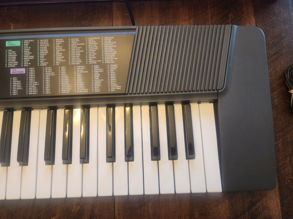 CASIO CTK-100 Portable Beginners Keyboard With AC Adapter