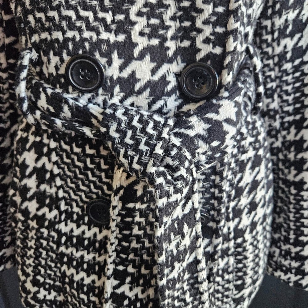 Me Jane Herringbone Pattern Lined Coat Button Front With Belt & Pockets Sz Small