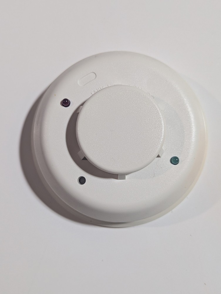 System Sensor 2WTR-B Photoelectric Smoke Detector 2WTRB 2-Wire Plug-In with Base