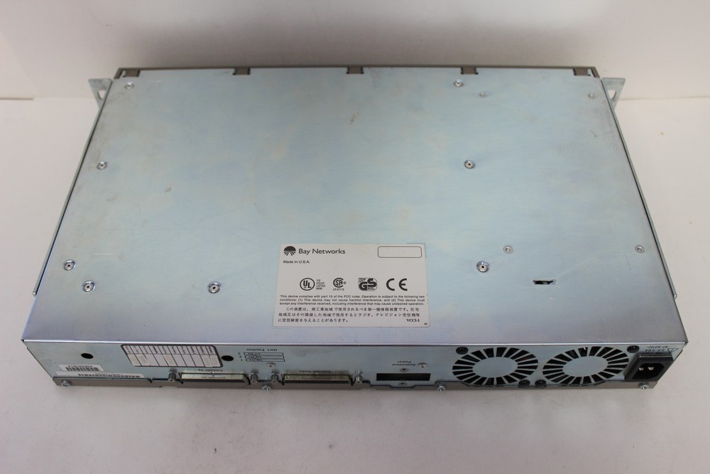 BAY NETWORKS AT2202001 BAYSTACK 100BASE-T STACKABLE 24 PORT HUB WITH 100BASE-FX