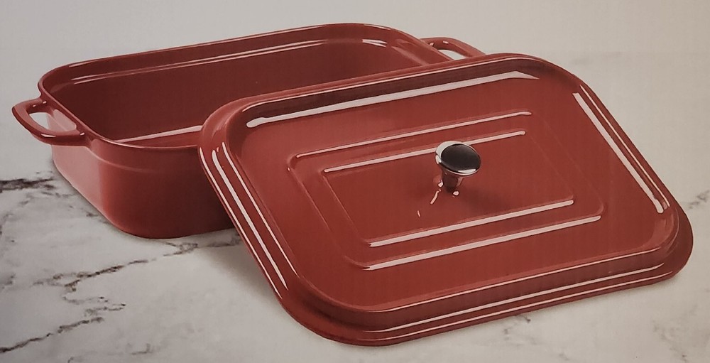 Servappetit Red Rectangular Covered Stoneware Bakeware with Lid 13x9 Baking Dish
