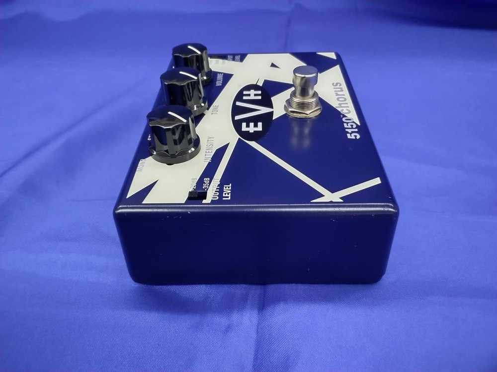 MXR EVH30 EVH 5150 CHORUS Analog chorus