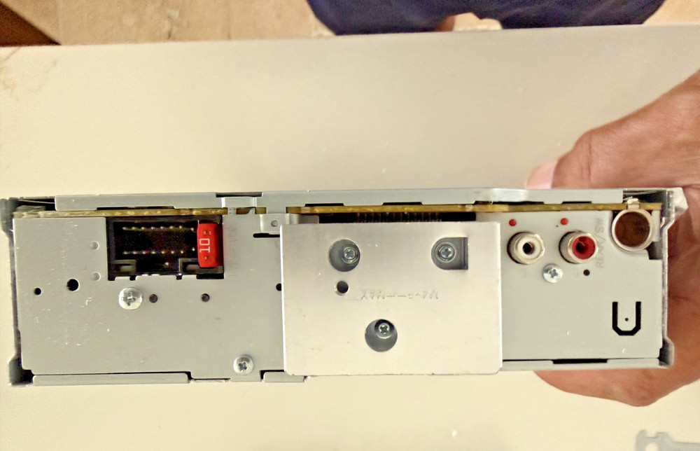 Kenwood KDC 200U New/Open Box Complete