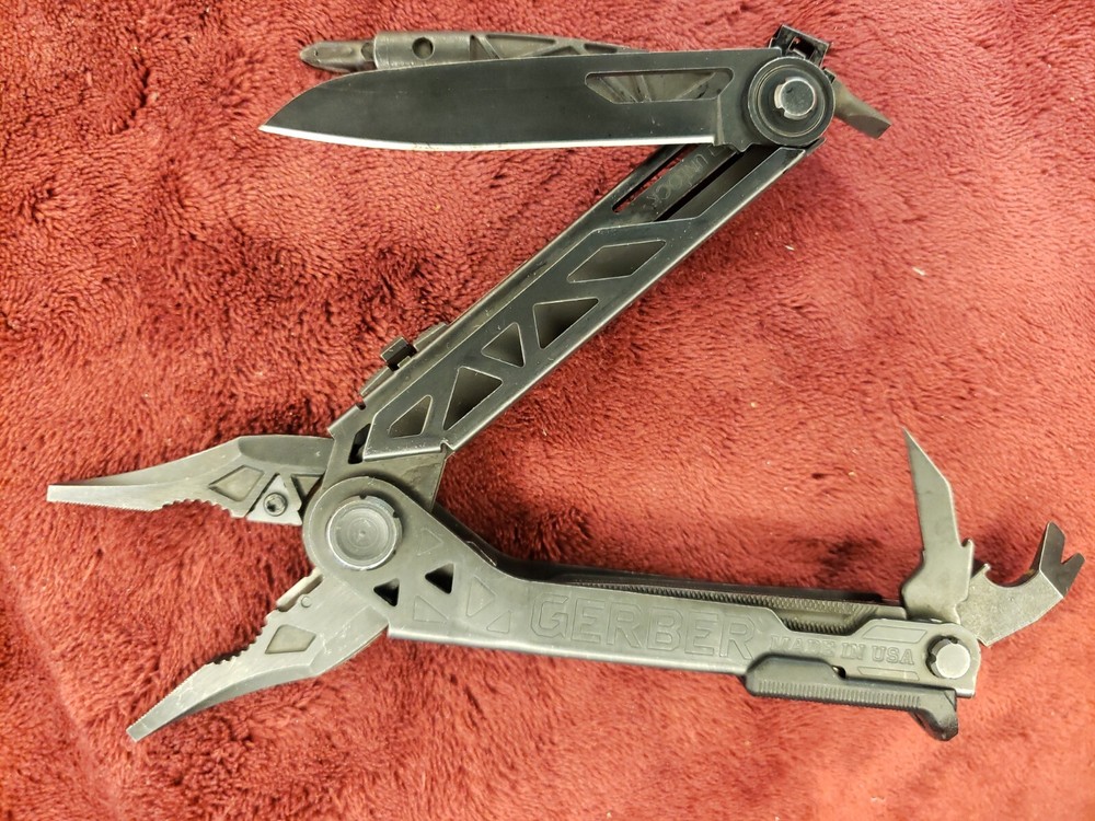 🔪🔪  Gerber Center-Drive Multi-Tool