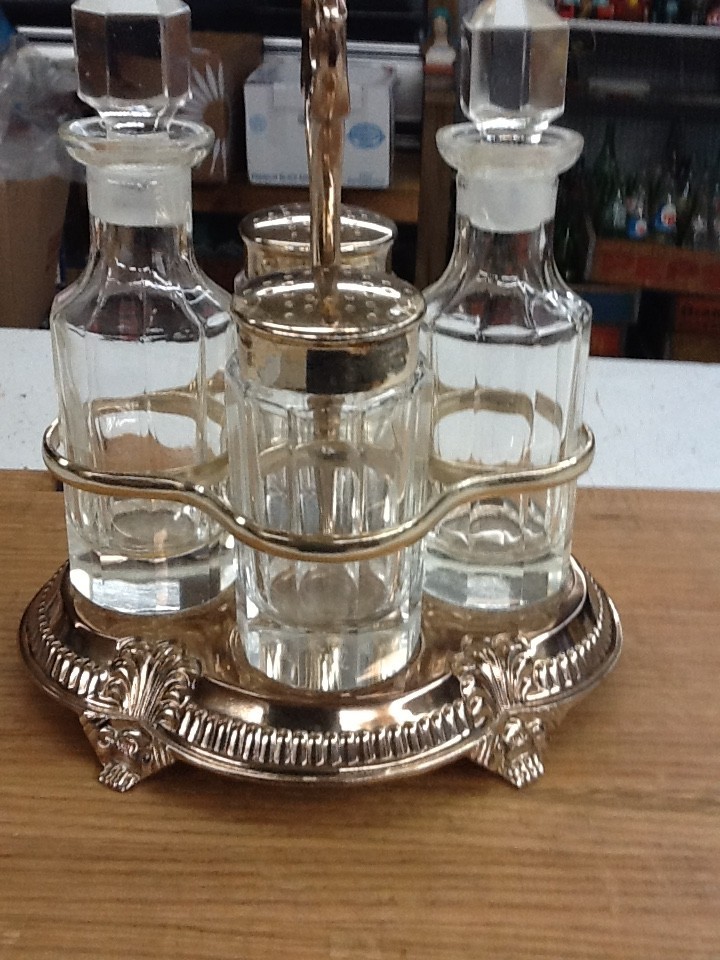 Vintage Silver Plated Tarnish Resistant Cruet Caddy with Salt/Pepper/Oil/Vinegar