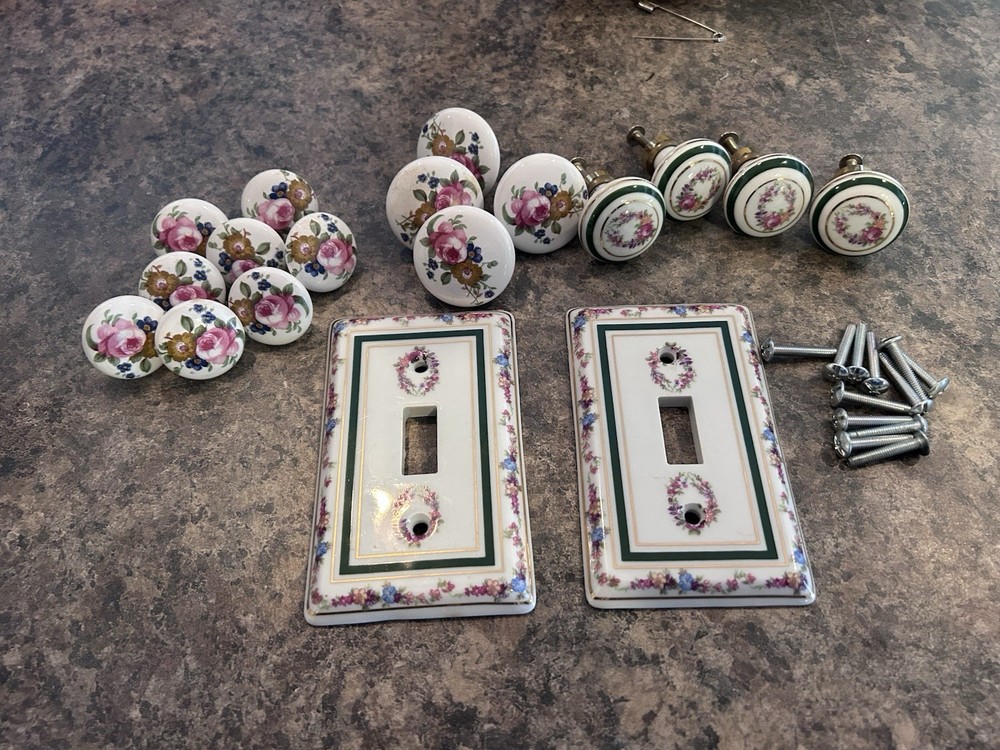 VTG Single Light Switch 2 Plates & 12 drawer Knobs  2 Plates Ceramic Floral NICE