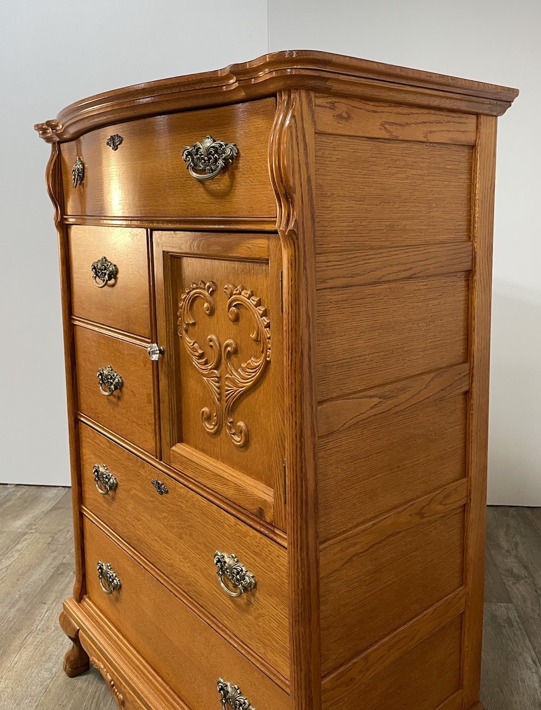 Lexington Furniture Door Chest Victorian Sampler Collection