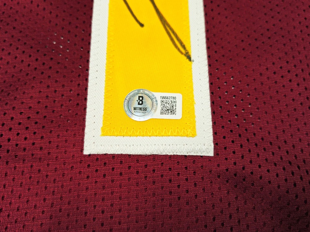 Washington Commanders Jahan Dotson Signed Maroon Jersey Beckett Wit
