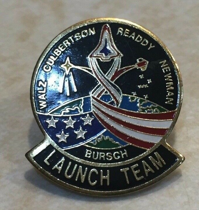 STS-51 SPACE SHUTTLE DISCOVERY LAUNCH TEAM PINBACK