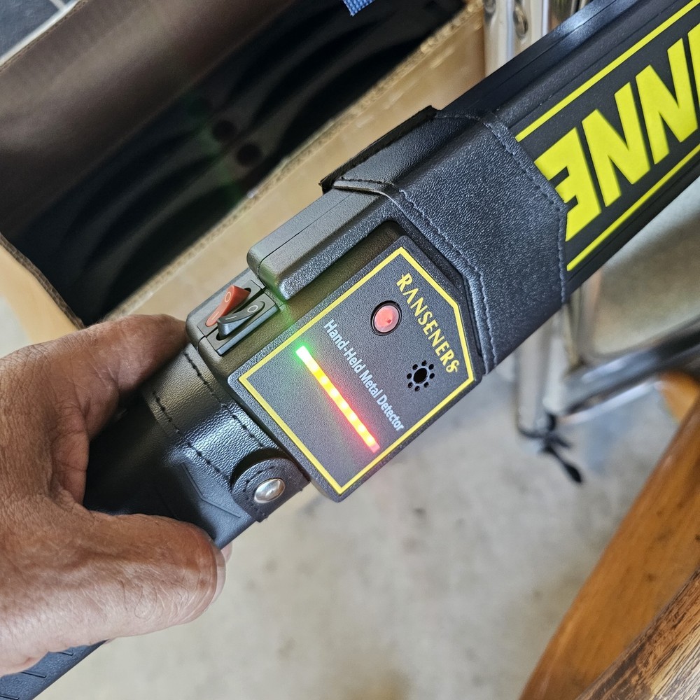 Handheld Metal Detector Wand Security Scanner High Sensitivity Compact