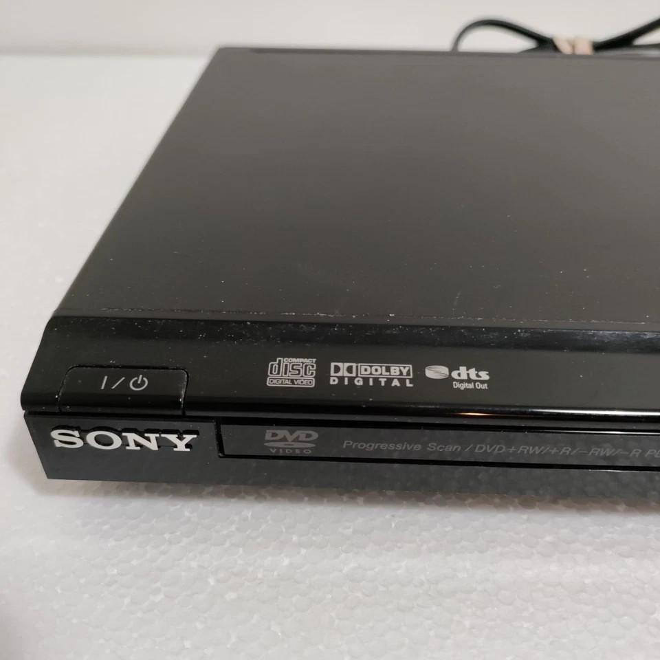 Sony DVP-SR200P CD/DVD Player w/ Remote Control Progressive Span playback NICE!