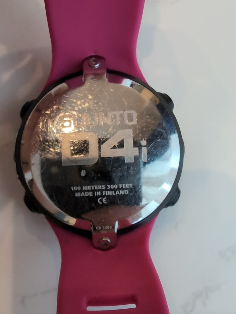 SUUNTO D4i SCUBA DIVING COMPUTER