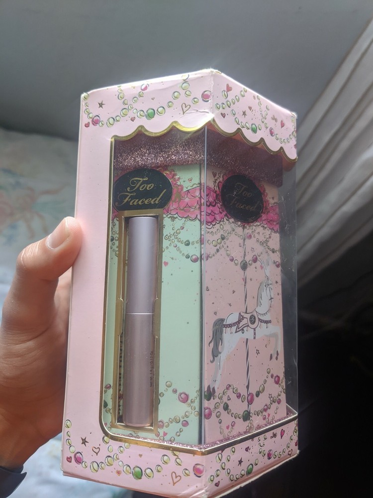 Too Faced carousel Set NIB 100% Authentic