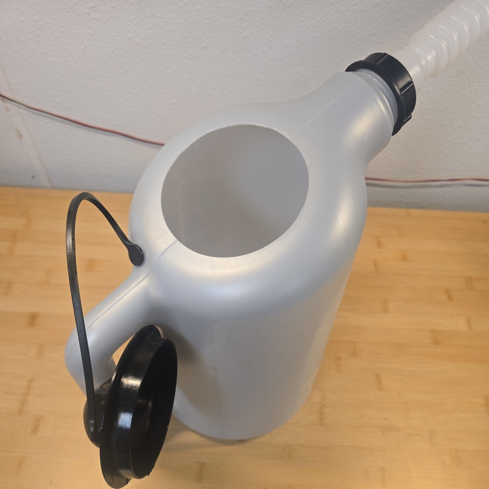 Valvolin3 8 QT Fluid Dispenser Measuring Jug with Lid Oil Coolant