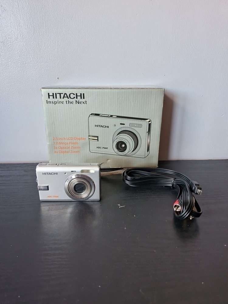 Hitachi Digital Camera HDC-756E 7.0MP Silver