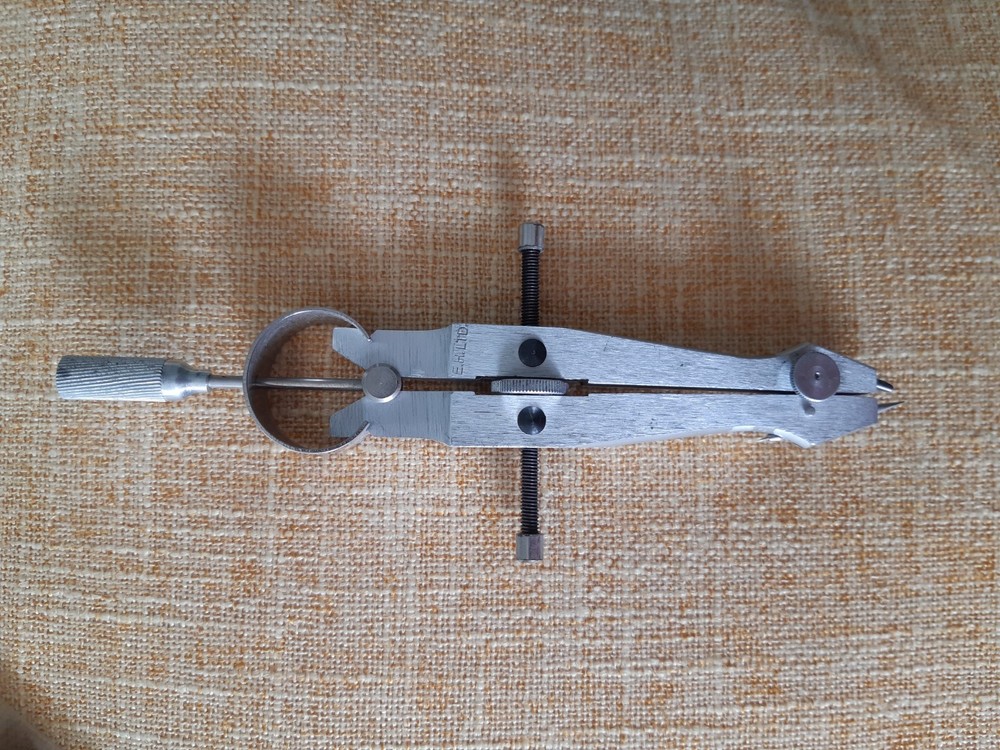 Vintage Hellerman 014 Compass