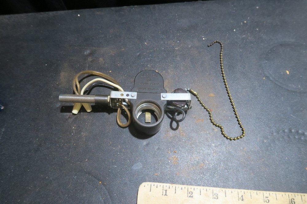 Double socket bakelite pull down switch Part Vintage Chandelier cluster LEVITON